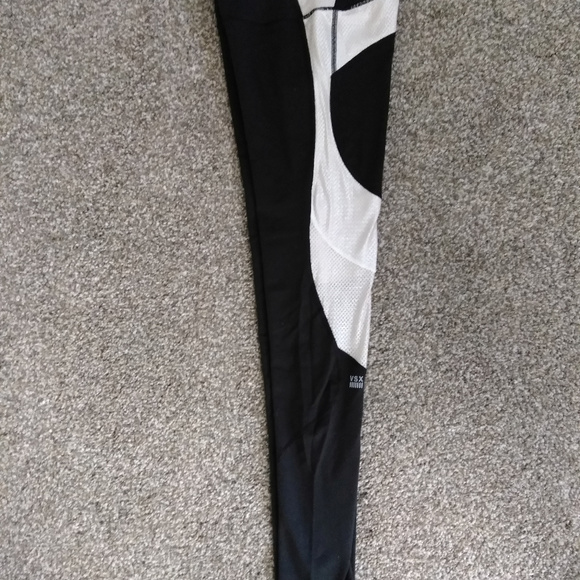 Victoria's Secret SPORT VSX Knockout yoga leggings - Picture 3 of 6